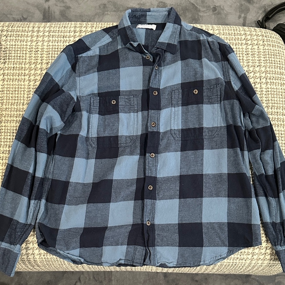 Old Navy Men's Navy and Light Blue Checkered Shirt